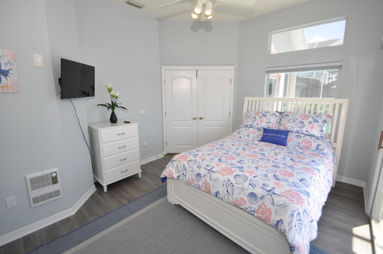 Sunset Bay Beautiful Pool Home - Bring Your Boat Or Jet Ski - Canal With Dock- Sleeps 10 - 4 Bd Palm Coast Exterior photo